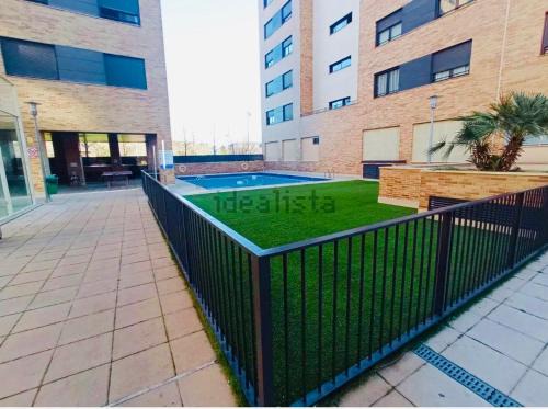 Logrono Apartment | Ático La Puerta de Logroño, con terraza y piscina!