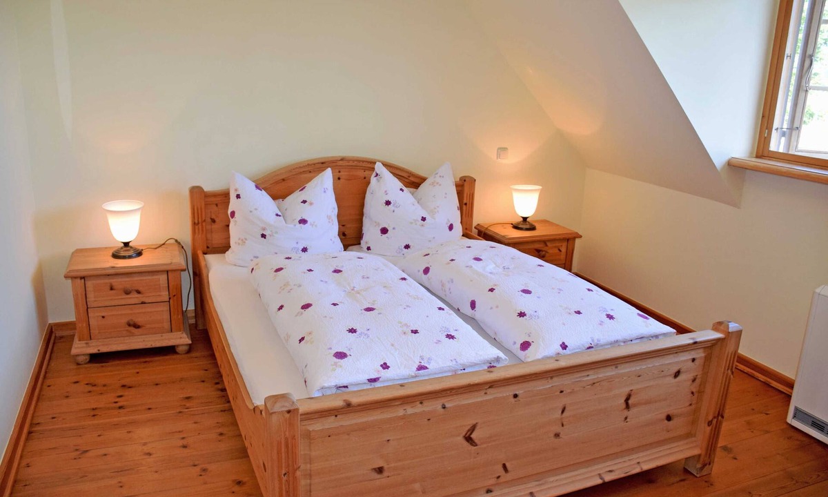Alt Reddevitz Cottage | 02 Holiday apartment with lake view - Holiday apartments on the Reddevitzer Hövt