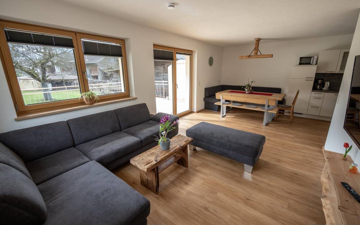 Stumm Apartment | 100 m² Apartment ∙ 3 bedrooms ∙ 7 guests