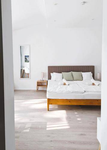 Manching Apartment | 100 m² Apartment ∙ 3 bedrooms ∙ 9 guests