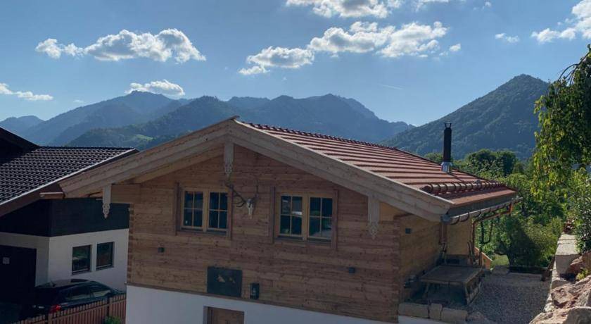 Sankt Valentin Ski Chalet | 110 m² Chalet ∙ 3 bedrooms ∙ 12 guests