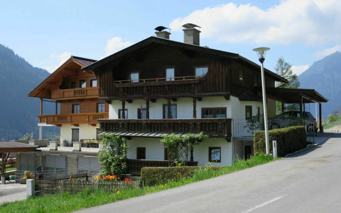Bruck am Ziller Apartment | 120 m² Apartment ∙ 4 bedrooms ∙ 10 guests