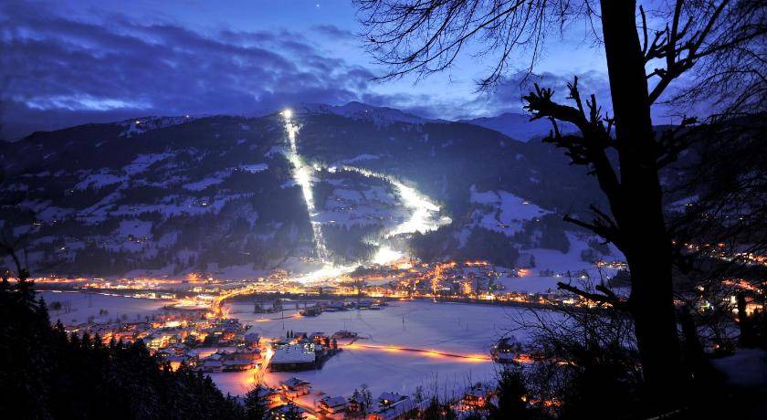 Zillertal Apartment | 120 m² Apartment ∙ 4 bedrooms ∙ 10 guests