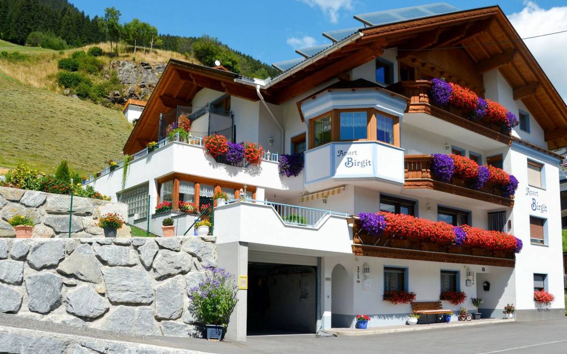 Kappl Apartment | 130 m² Apartment ∙ 4 bedrooms ∙ 14 guests