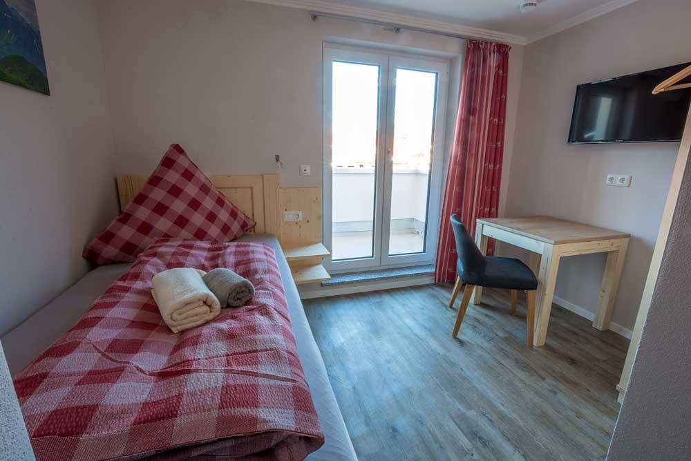 Burgberg Hotel | 15 m² Hotel ∙ 1 guest