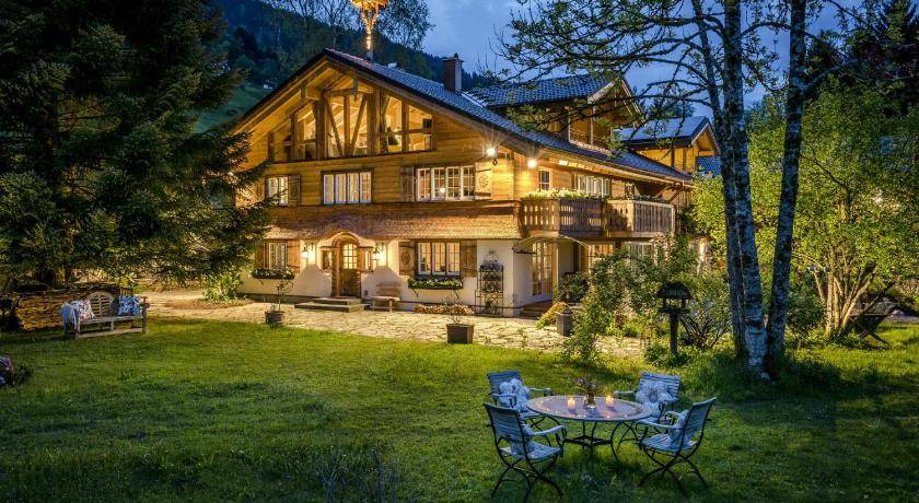 Ofterschwang Ski Chalet | 185 m² Chalet ∙ 2 bedrooms ∙ 4 guests