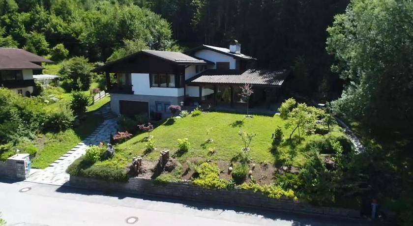 Schoenau am Koenigssee Villa | 190 m² Villa ∙ 4 bedrooms ∙ 8 guests