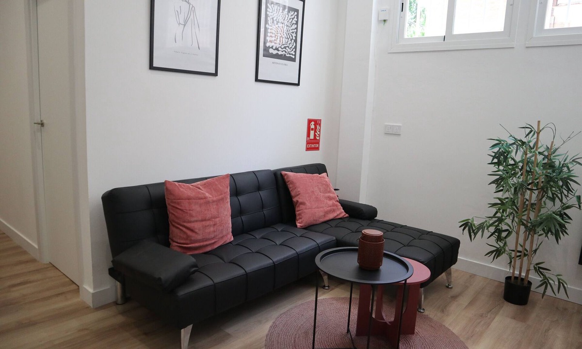 Ventas Apartment | 2-bedroom apartment in enjoyable Madrid with WiFi, AC B2