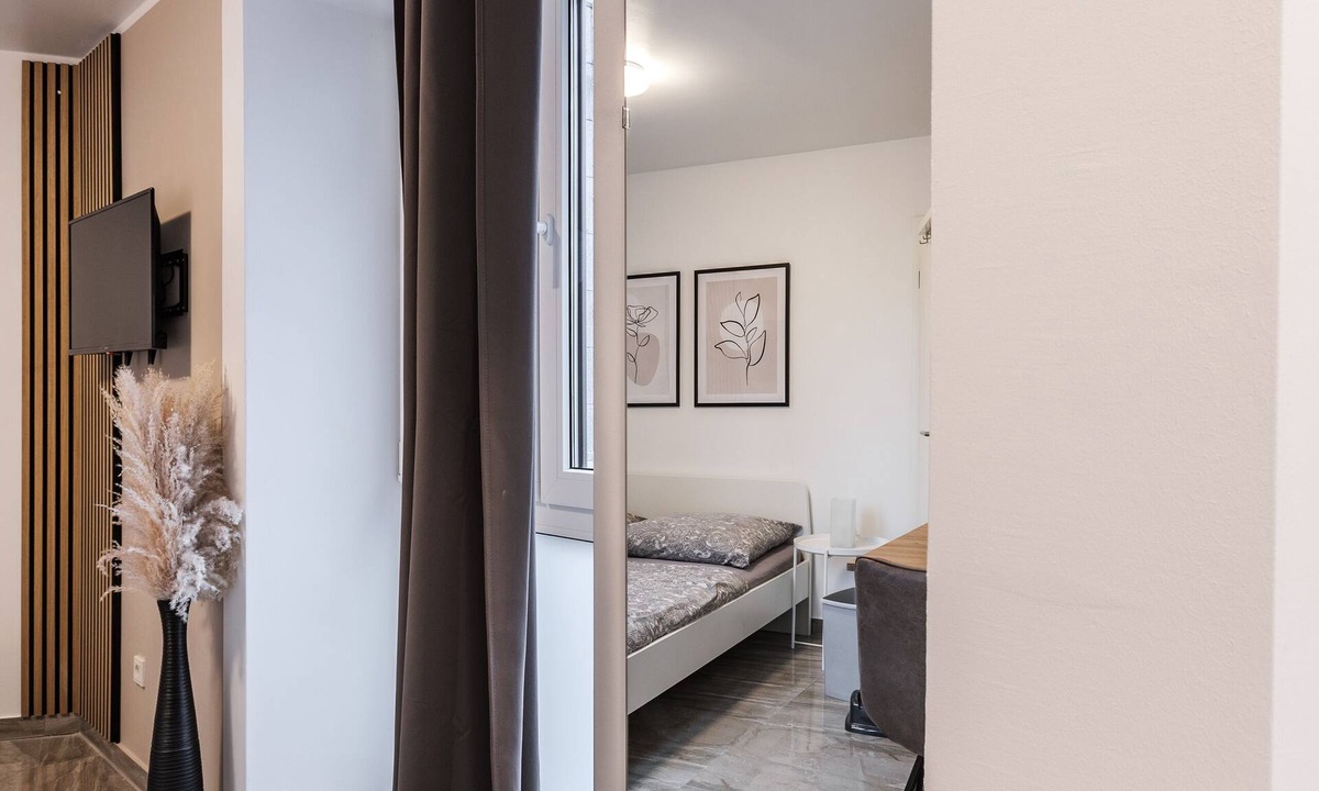 Altstadt-Nord Apartment | #2 | CENTRAL 3MIN CGN/HBF - WIFI - KITCHEN - 2PERSON - SELF CHECK IN