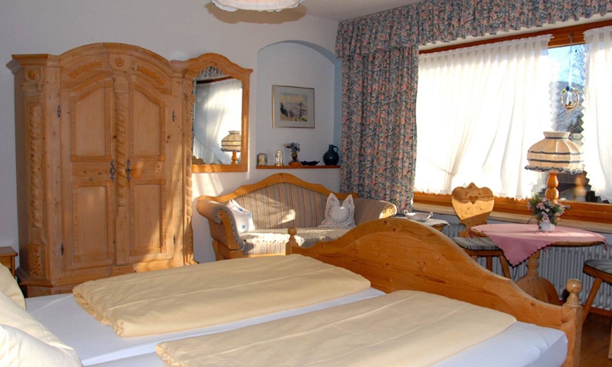 Grassau Apartment | 2. Fewo Zahmer Kaiser, 25 qm, 1-2 Pers., Wohn-Schlafraum, Westbalkon