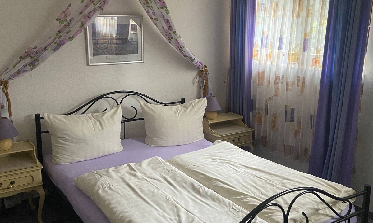 Kippenheim Bed & Breakfast | 2 room apartment - guest room in Kippenheim R.Müller