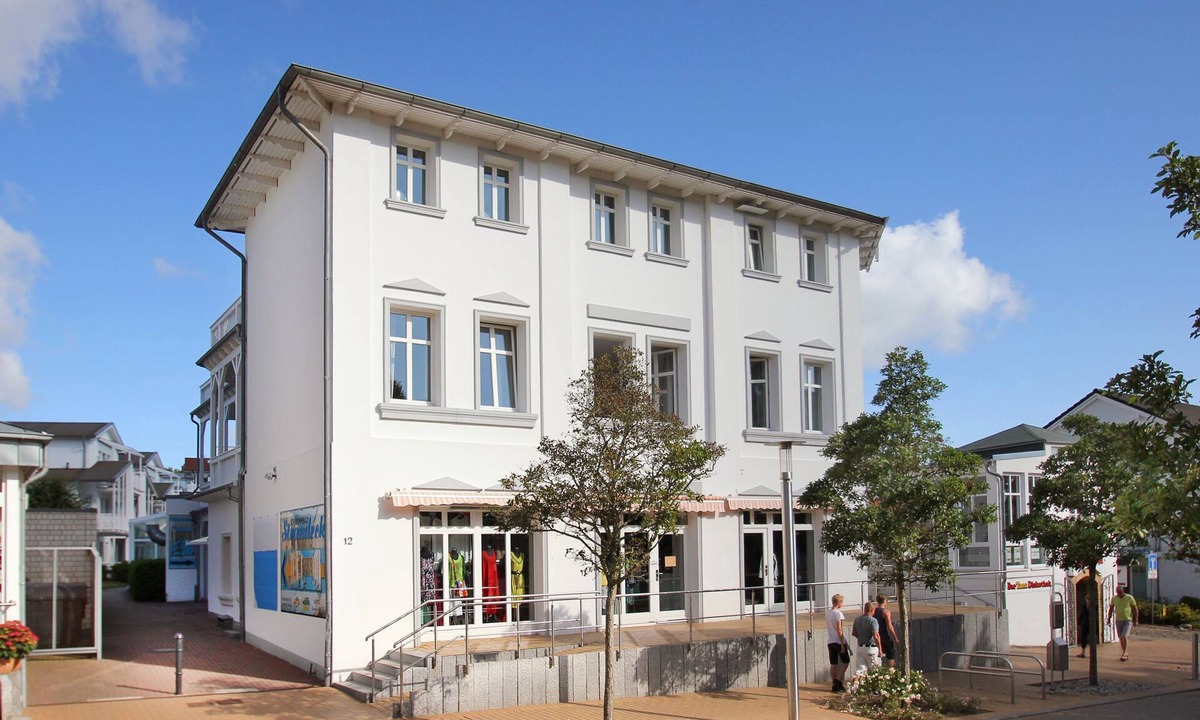 Gohren Apartment | 2-room vacation apartment close to the beach in the center - Residenz Strandeck FeWo 02
