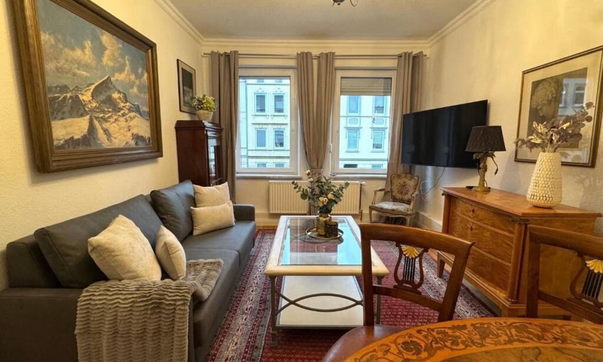 St Lorenz House | 2 vintage Design apartments for up to 12 people