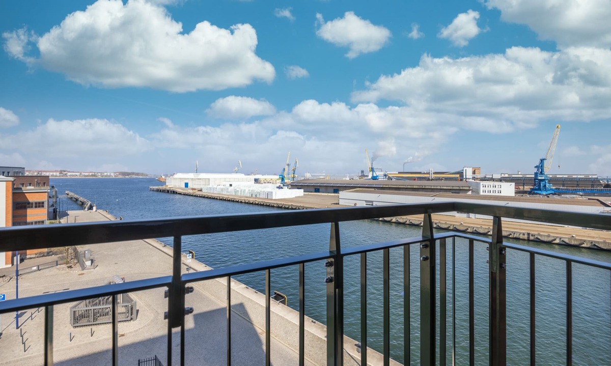 Wismar Apartment | 2-zimmer-apartment mit Balkon in Außergewöhnlicher Hafenlage mit Tollem Ausblick