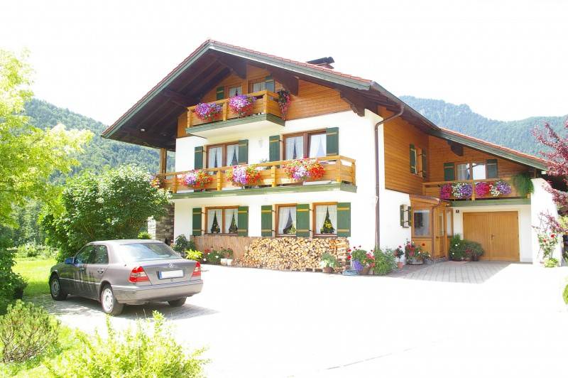 Weissbach an der Alpenstrasse Apartment | 28 m² Apartment ∙ 1 bedroom ∙ 2 guests
