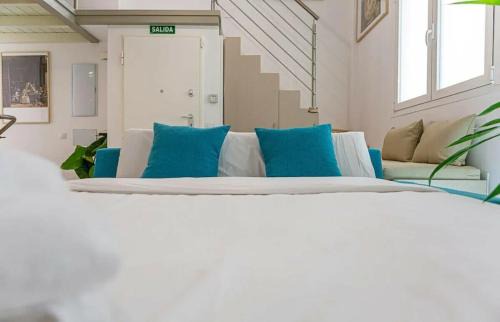 Hortaleza House | 2Bedroom Duplex in Hortaleza Near Metro