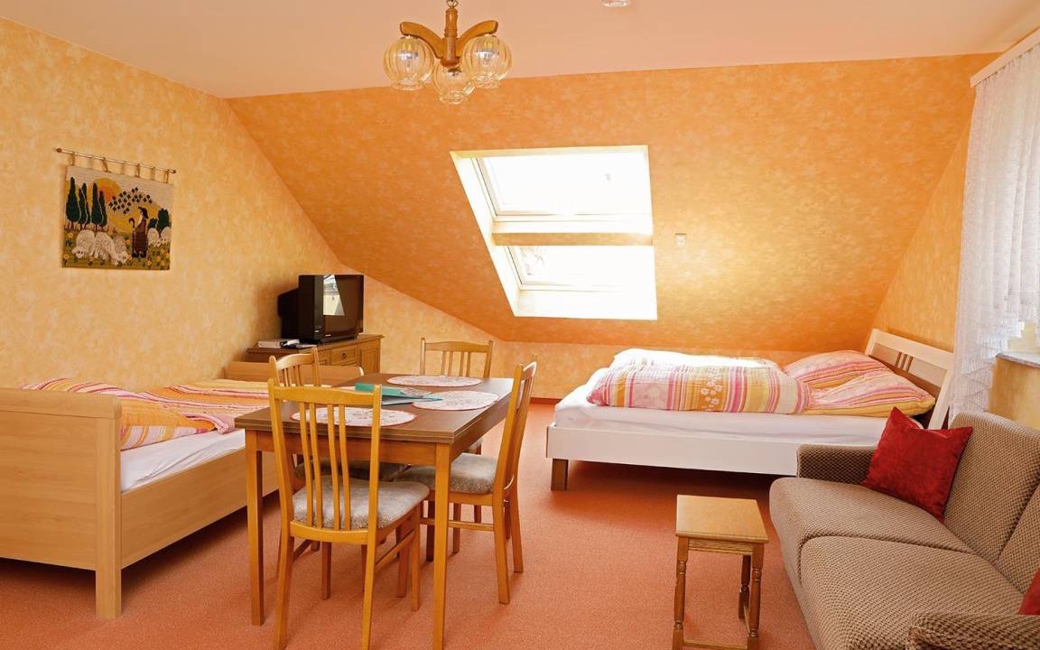 Fuerth Apartment | 39 m² Apartment ∙ 3 guests