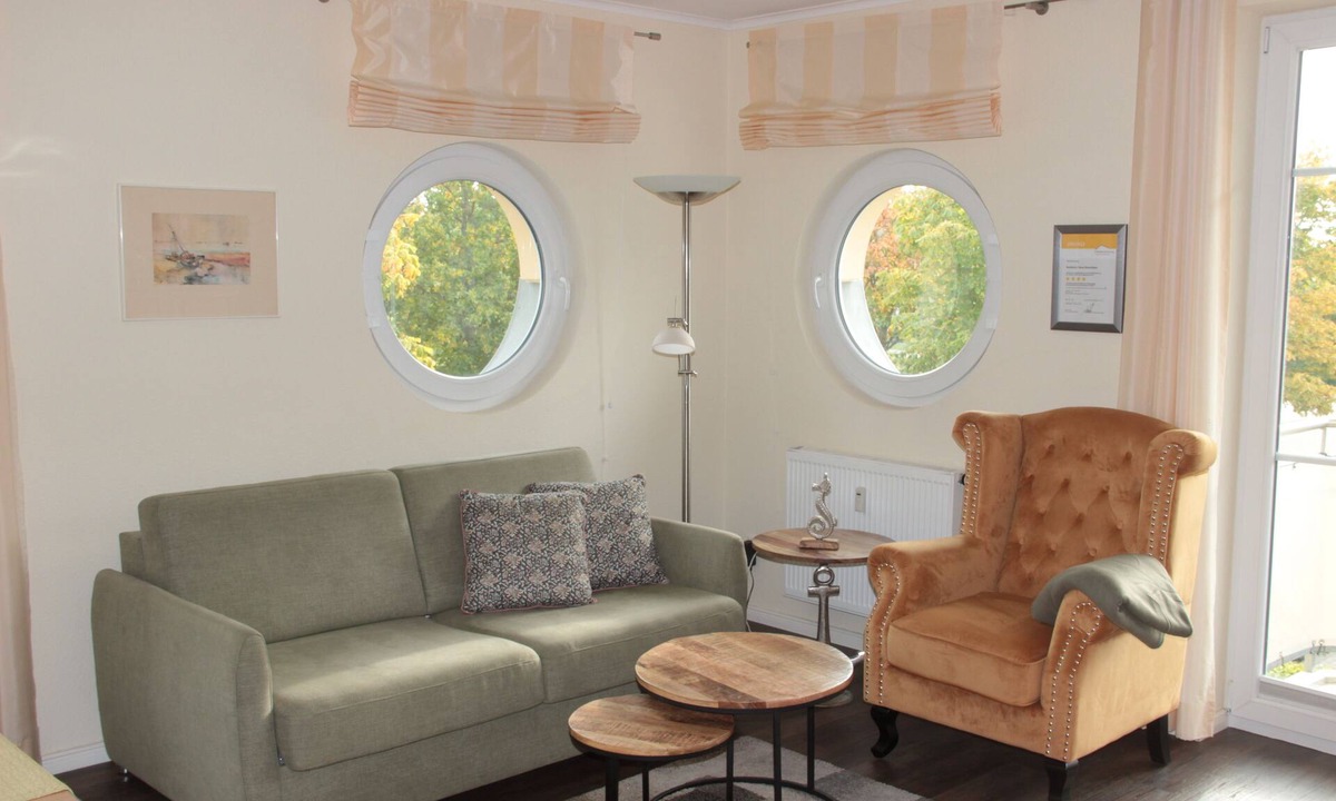 Redewisch Apartment | 4-star apartment near the beach with two balconies