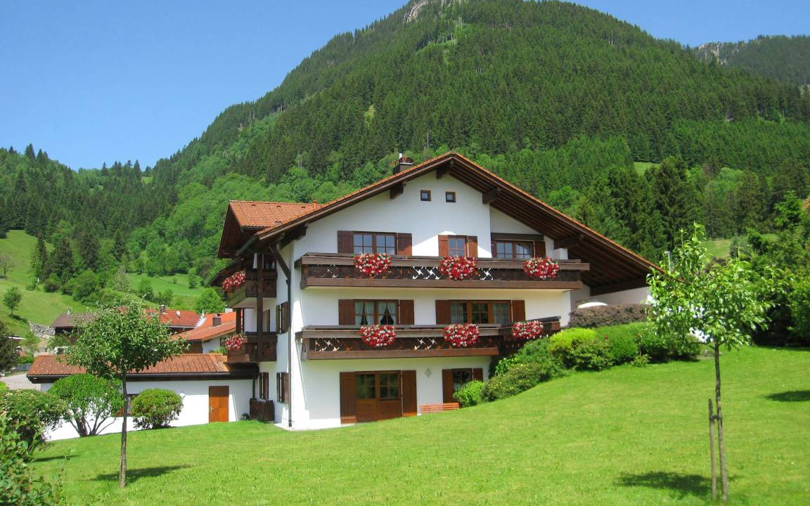 Burgberg Apartment | 42 m² Apartment ∙ 1 bedroom ∙ 3 guests