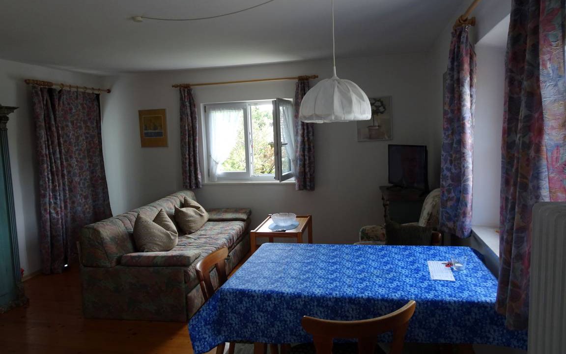 Gollenshausen a.Chiemsee Apartment | 43 m² Apartment ∙ 2 guests