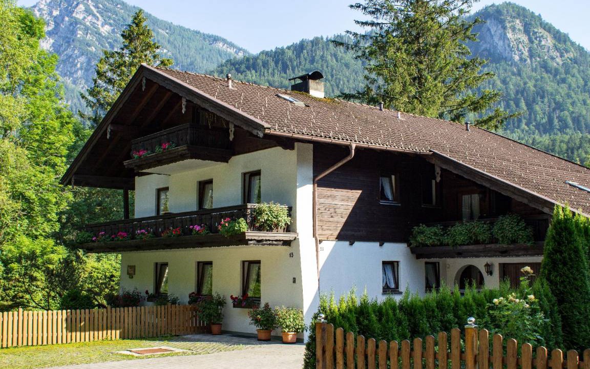 Weissbach an der Alpenstrasse Apartment | 45 m² Apartment ∙ 2 bedrooms ∙ 4 guests