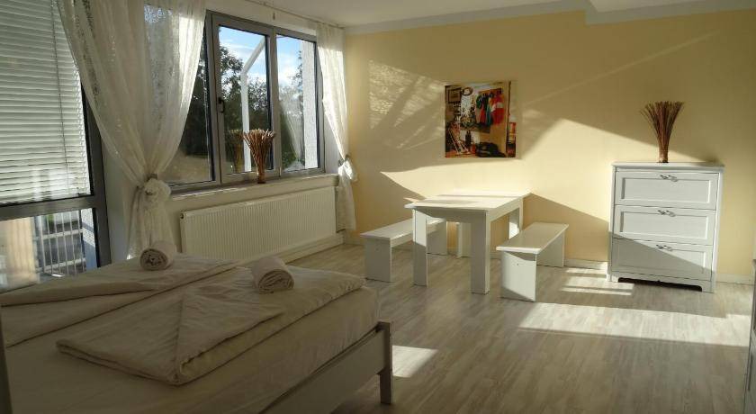 Hallbergmoos Hotel | 48 m² Hotel ∙ 4 guests