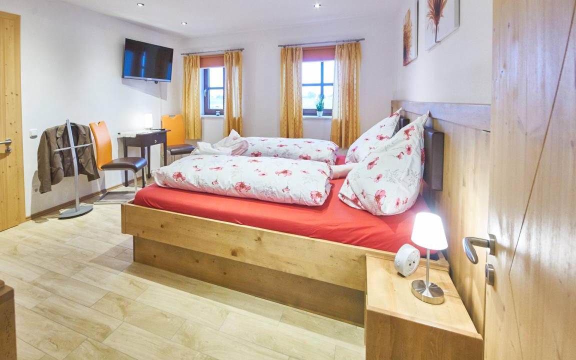 Altotting Apartment | 52 m² Apartment ∙ 5 guests
