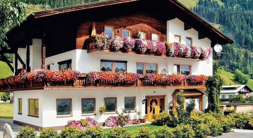 Elbigenalp Apartment | 53 m² Apartment ∙ 6 guests