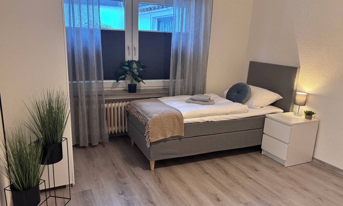 Datteln House | 60 m² bungalow with garden | W-LAN | bathtub | washing machine | modern | SmartTV