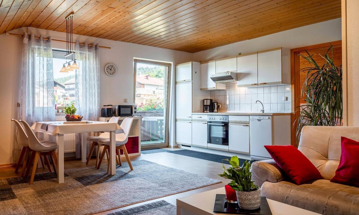 Lam Apartment | 60qm große 3-Sterne FeWo im Dachgeschoss für 4 Personen