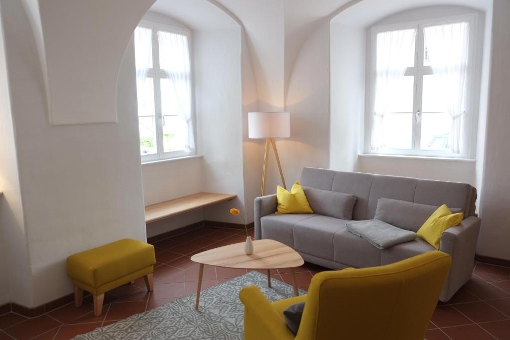 Pielenhofen Apartment | 60qm Wohnung Naabtal im historischen Pfarrhaus Pielenhofen
