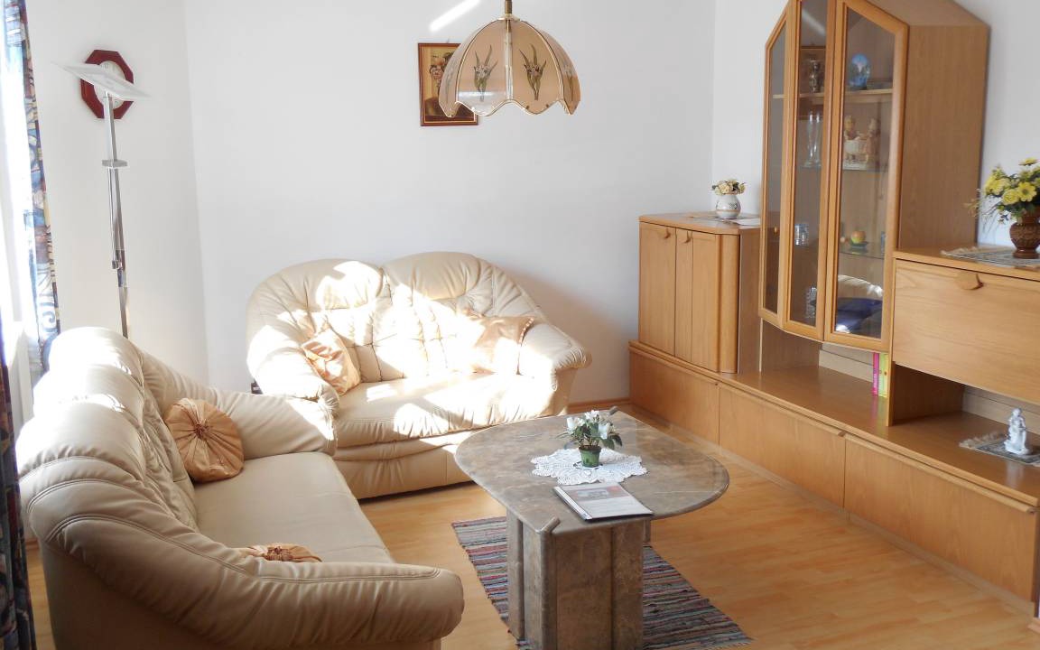 Bad Goegging Apartment | 63 m² Apartment ∙ 1 bedroom ∙ 3 guests