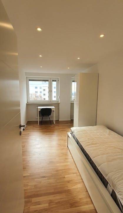 Hasenbergl-Lerchenau Ost Resort | 70 m² Private room ∙ 1 bedroom ∙ 1 guest