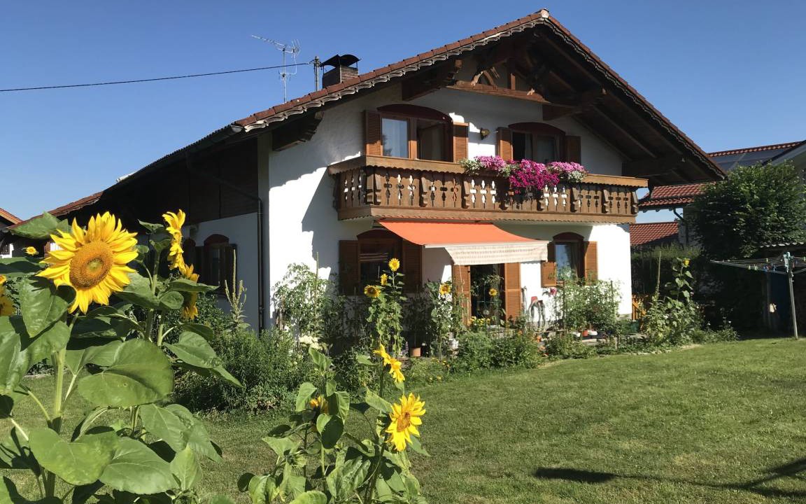 Oberhausen Apartment | 70 m² Apartment ∙ 1 bedroom ∙ 6 guests