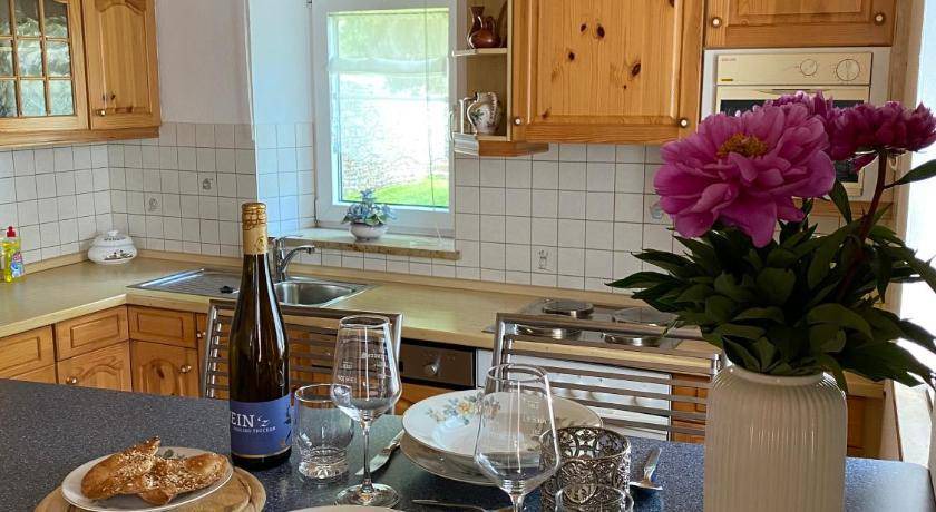 Frickenhausen a. Main Apartment | 70 m² Apartment ∙ 2 bedrooms ∙ 3 guests