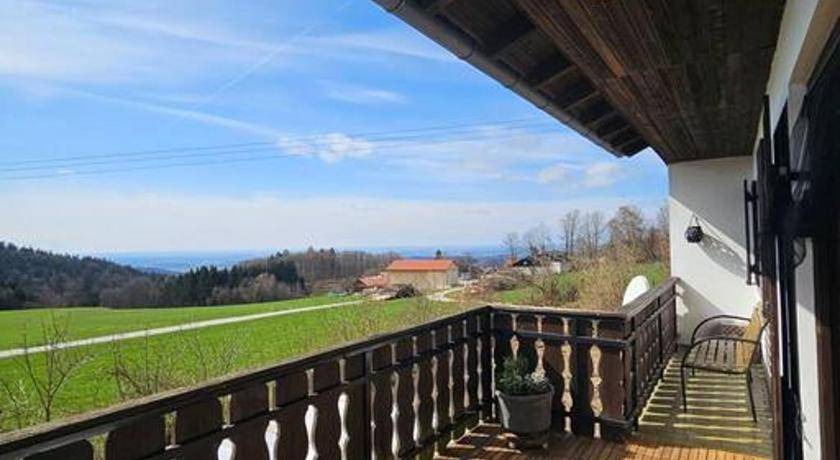Deggendorf Apartment | 75 m² Apartment ∙ 3 bedrooms ∙ 5 guests