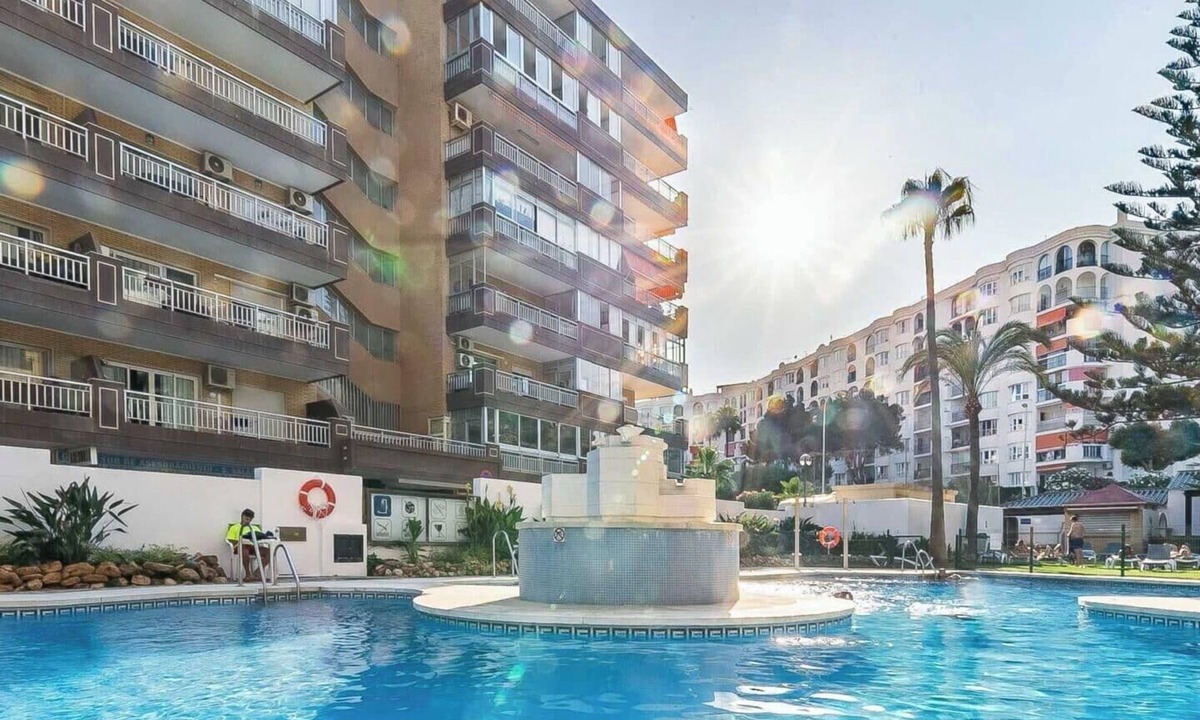 Torreblanca Apartment | 76 – Cozy Beachfront Apartment with Pool in Fuengirola