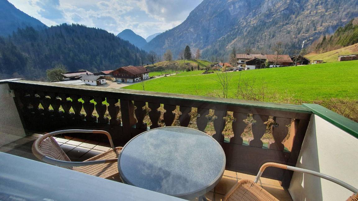 Schneizlreuth Apartment | 80 m² Apartment ∙ 1 bedroom ∙ 5 guests