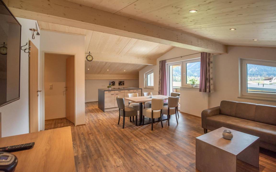 Elbigenalp Apartment | 84 m² Apartment ∙ 2 bedrooms ∙ 5 guests