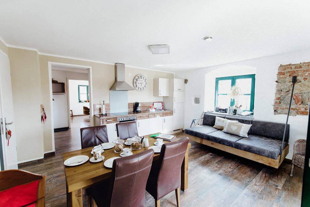 Schwarzach b. Nabburg Apartment | 90 m² Apartment ∙ 2 bedrooms ∙ 4 guests