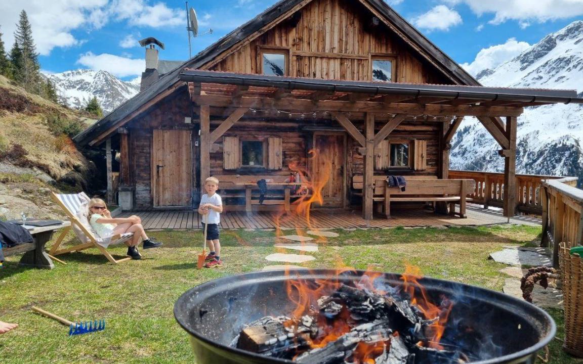 Soelden Cabin | 90 m² Cabin ∙ 4 bedrooms ∙ 8 guests