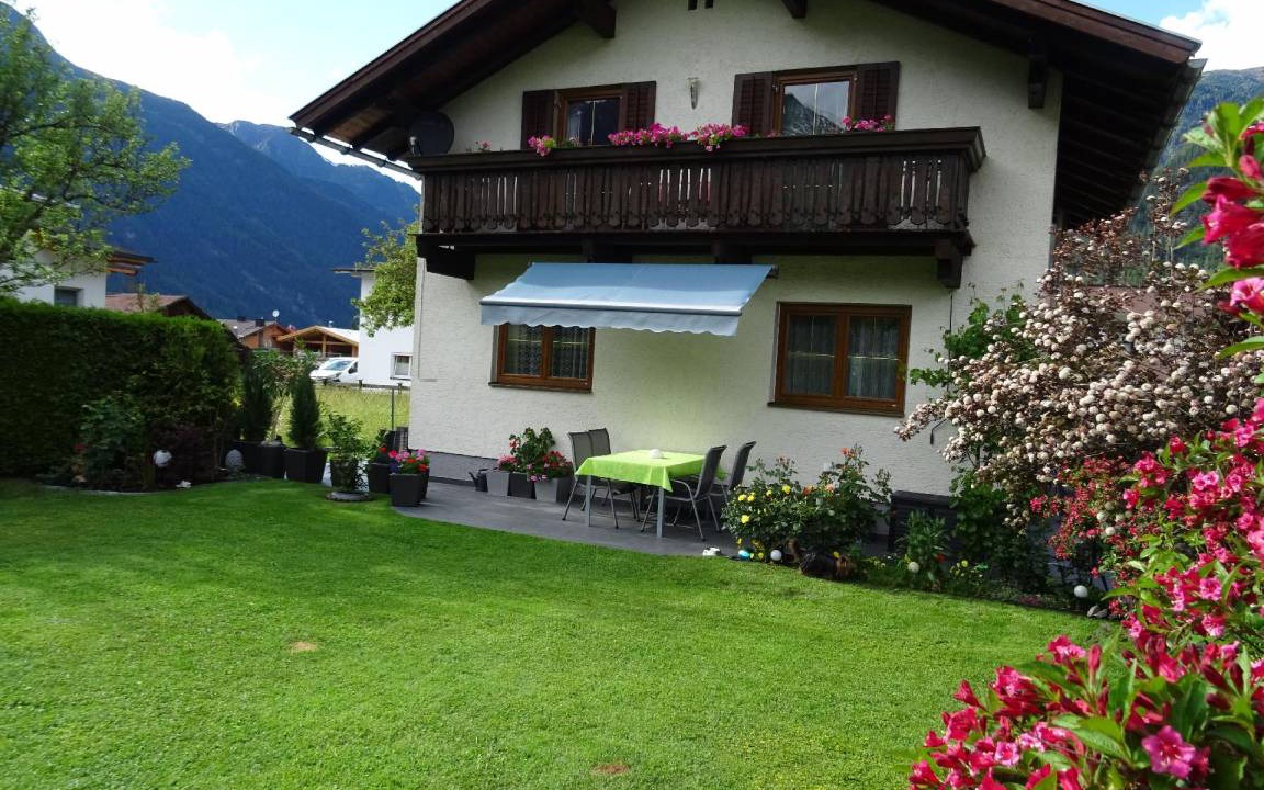 Umhausen House | 95 m² House ∙ 2 bedrooms ∙ 5 guests