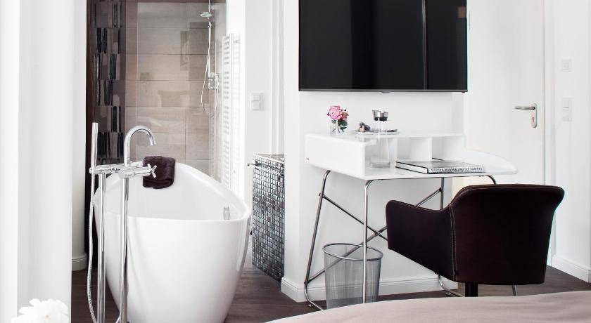Aschaffenburg Bed & Breakfast | 96 m² Bed and breakfast ∙ 10 guests