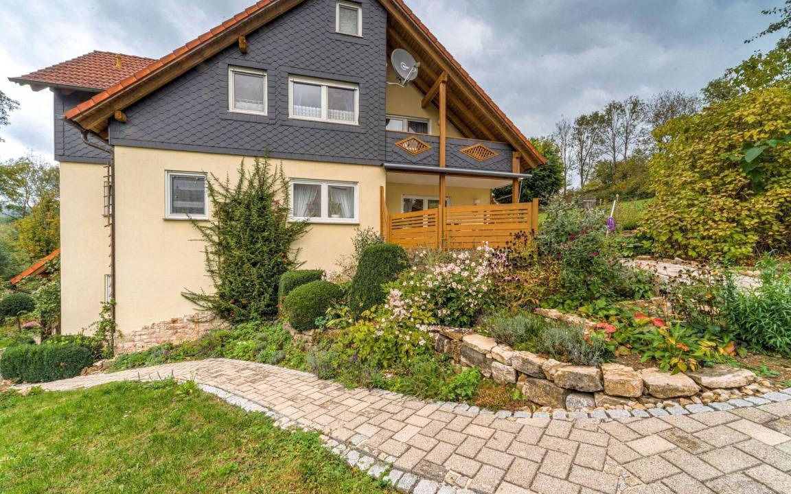Unterrodach Apartment | 98 m² Apartment ∙ 2 bedrooms ∙ 4 guests