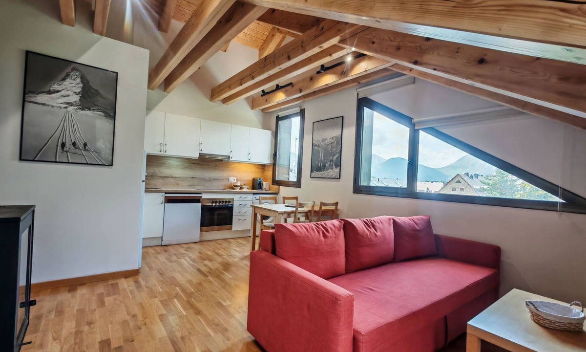 Pla de l'Ermita Apartment | Aüt 3 Dachgeschosswohnung in Vall de Boí by Interhome