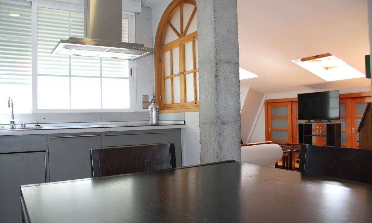 Moscardo Apartment | ABUHARDILLADO APARTMENT in MADRID RIO/MATADERO. WIFI