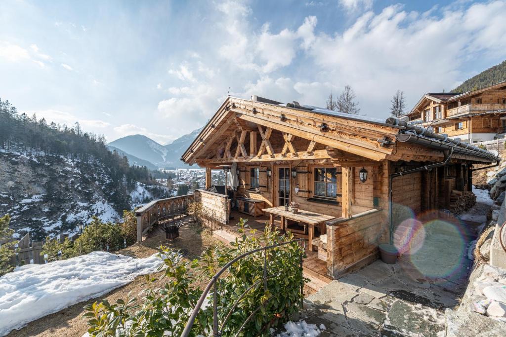 Scharnitz Apartment | Alpe Chalets Goldener Hirsch