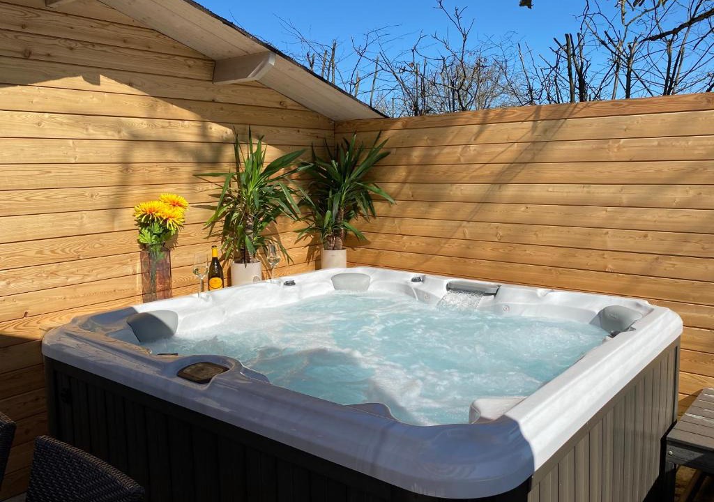 Ebersberg District Apartment | Alpenblick Nahe München mit Outdoor Whirlpool - 21 Min von München mit Zug