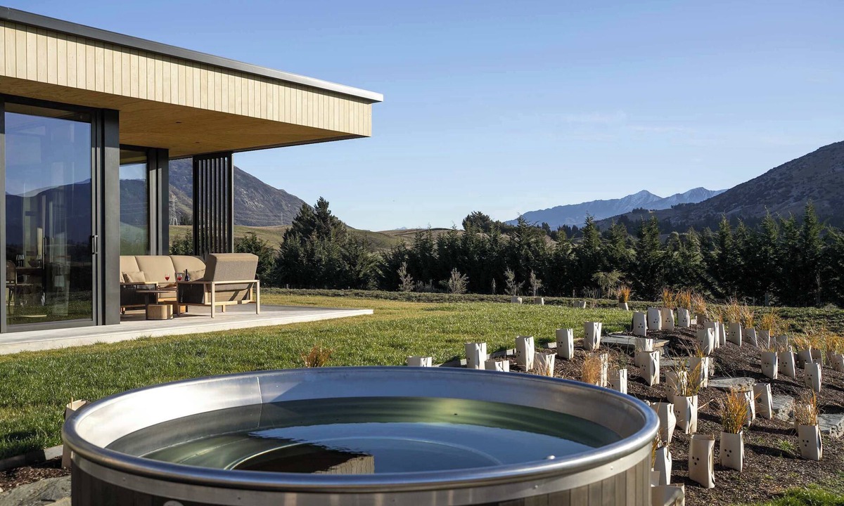 Arrowtown House | Alpine Solitude | Spa Pool