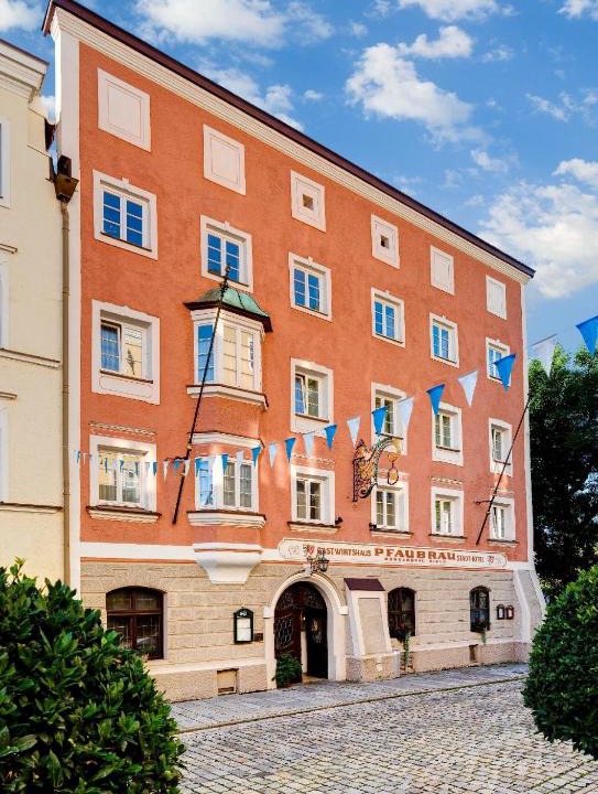 Trostberg Hotel | Altstadt- und Businesshotel Pfaubräu - Brauereigasthof - Frühstücksbuffet - kostenfreie Radgarage - Hunde willkommen